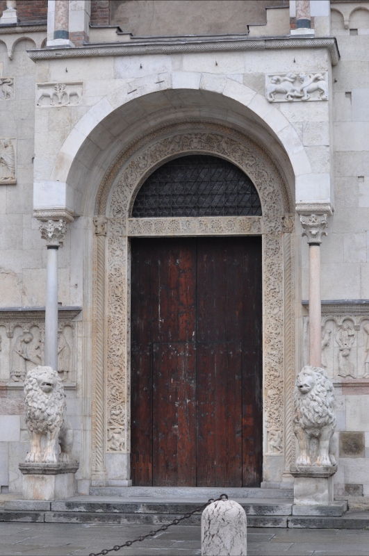 Duomo modena estero portale - Manesti