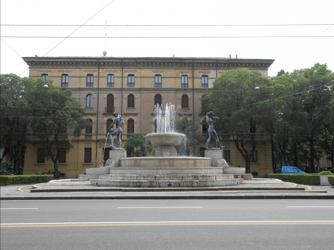 Fontana dei due fiumi a Modena - Cristina Guaetta