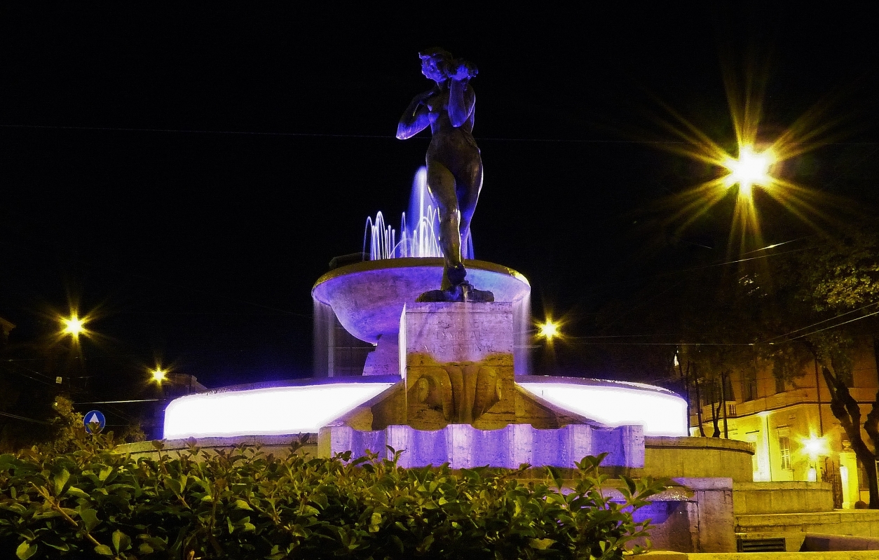 Fontana dei Fiumi - Modena (notturno) - Mfran22