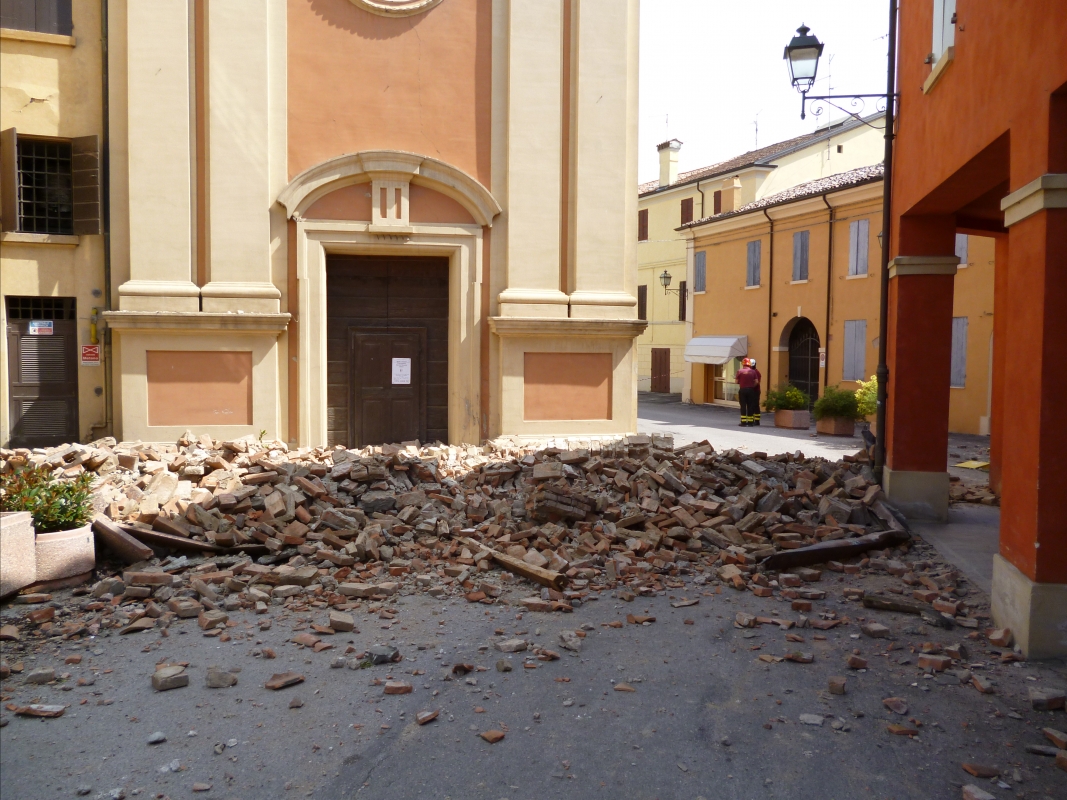 Calcinacci terremoto 20-05-2012, Oratorio di Santa Croce - San Felice sul Panaro - Mimmo Ferrari