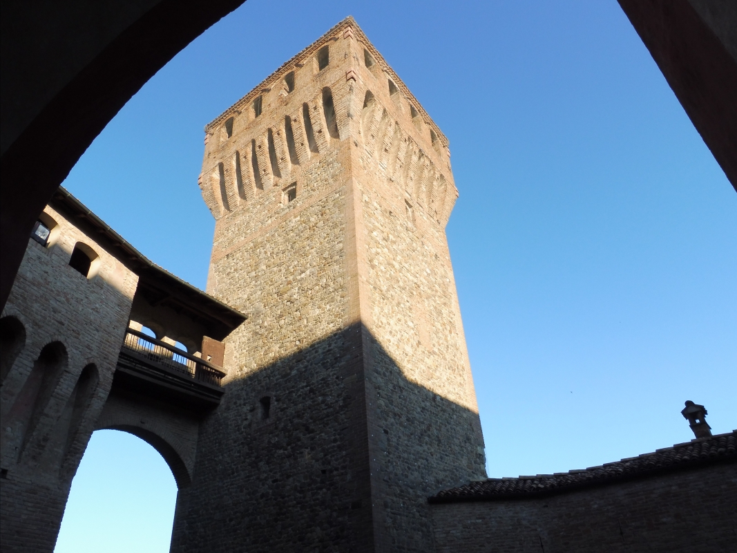 Mirco, Castello di Vignola, veduta sulla torre antica nonantolana - Mirco Malaguti
