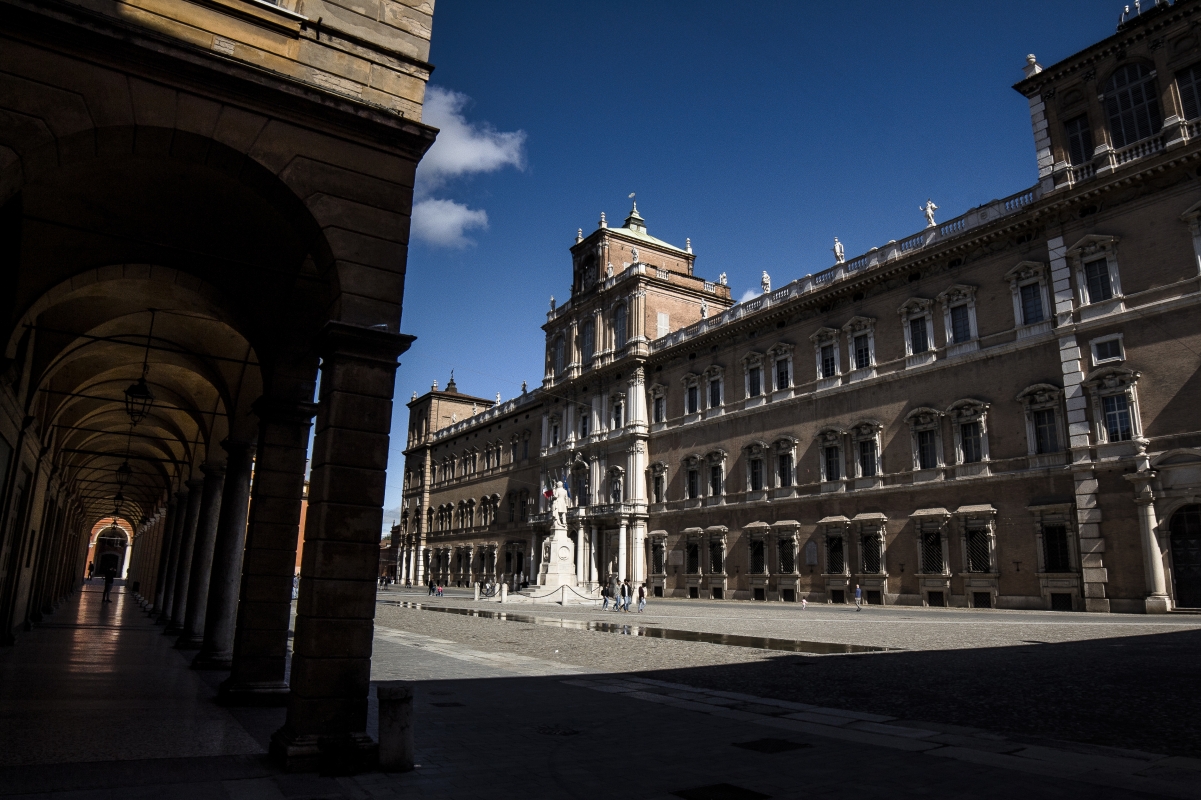 I portici di Piazza Roma - Angelo nastri nacchio