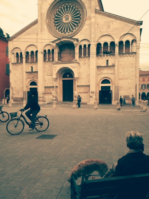 Modena - Corso Duomo con cane e bicicletta - Giacomo V. Armellino