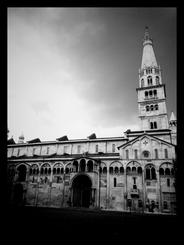 Duomo e Ghirlandina in bianco e nero - Giacomo V. Armellino