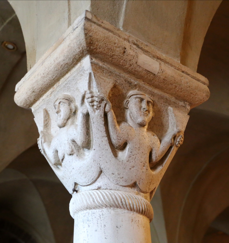 Duomo di modena, interno, capitello della cripta con sirena bicaudata maschile e femminile, scuola lombarda del 1099-1100 - Sailko