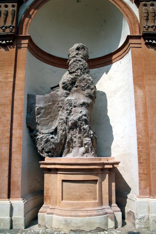 Palazzo Ducale (Sassuolo), statua della facciata 02 - Mongolo1984