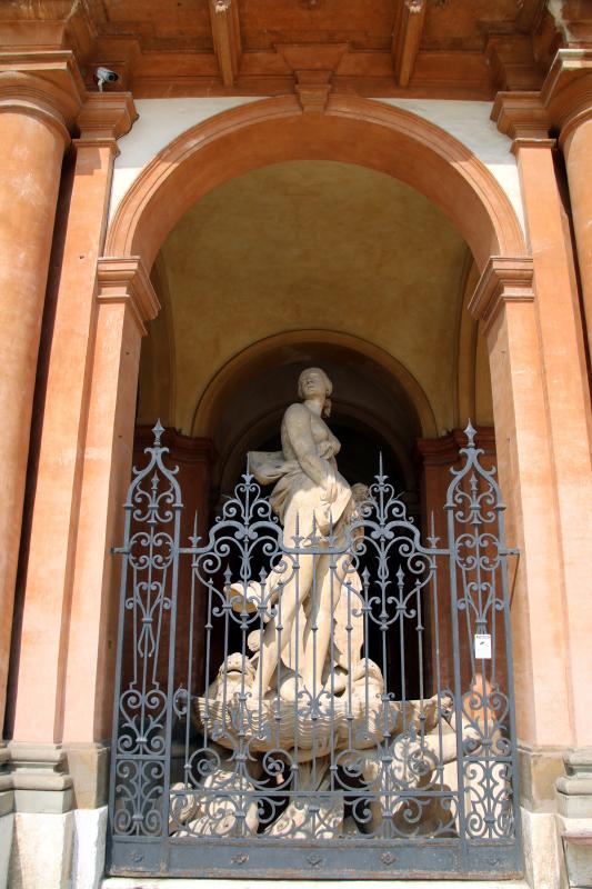 Palazzo Ducale (Sassuolo), statua della facciata 06 - Mongolo1984