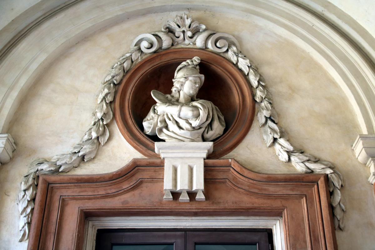 Palazzo Ducale (Sassuolo), busto del cortile 01 - Mongolo1984
