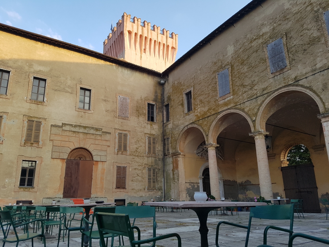 Corte interna del castello - Enrico Righetti