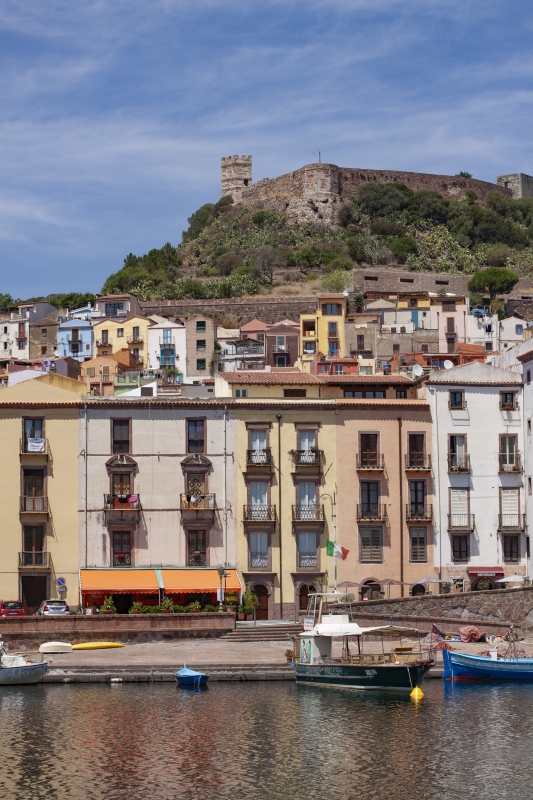 Lungofiume di Bosa e il castello Malaspina - Simone Antonazzo / ENIT SpA