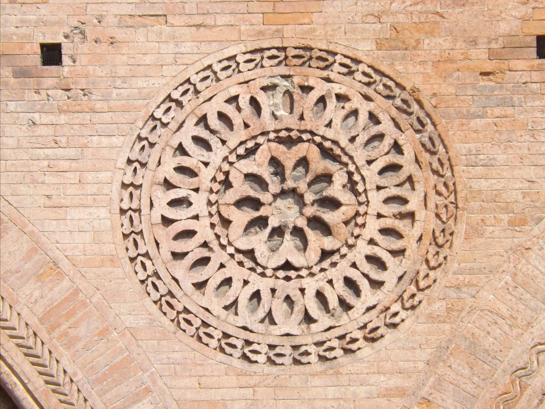Piacenza dettaglio Palazzo Gotico - Luigi Chiesa