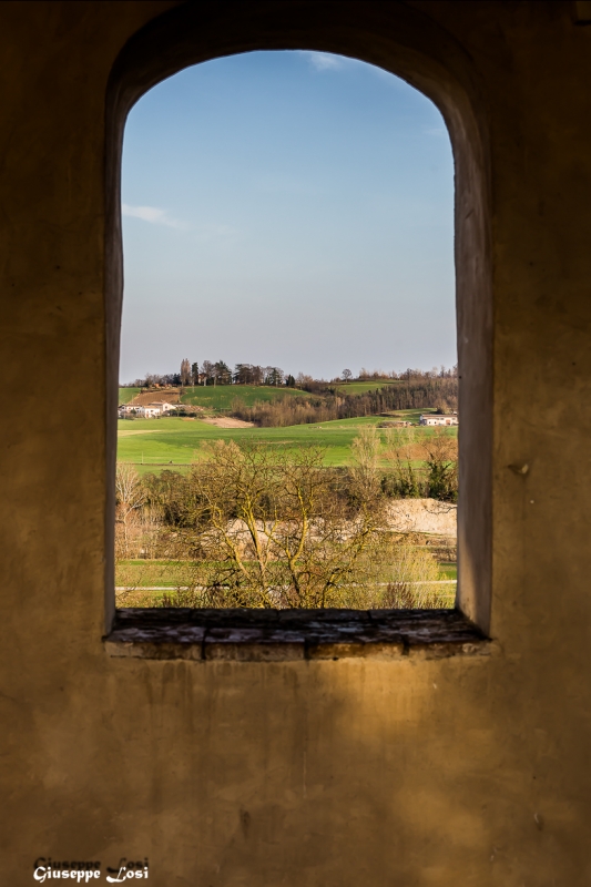 Finestra del Castello di Agazzano (PC) - Losig