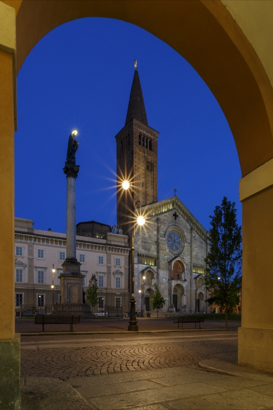 Piazza Duomo 10 - Mario Carminati