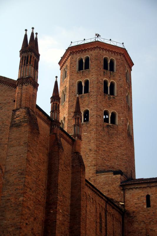 Basilica di Sant'Antonino (Piacenza), campanile 04 - Mongolo1984