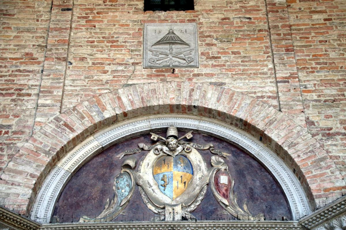 Basilica di Sant'Antonino (Piacenza), lunetta del portale 01 - Mongolo1984