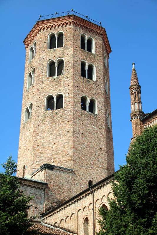 Basilica di Sant'Antonino (Piacenza), campanile 03 - Mongolo1984