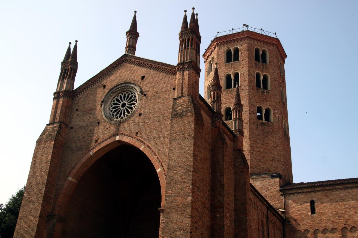 Basilica di Sant'Antonino (Piacenza), esterno 04 - Mongolo1984