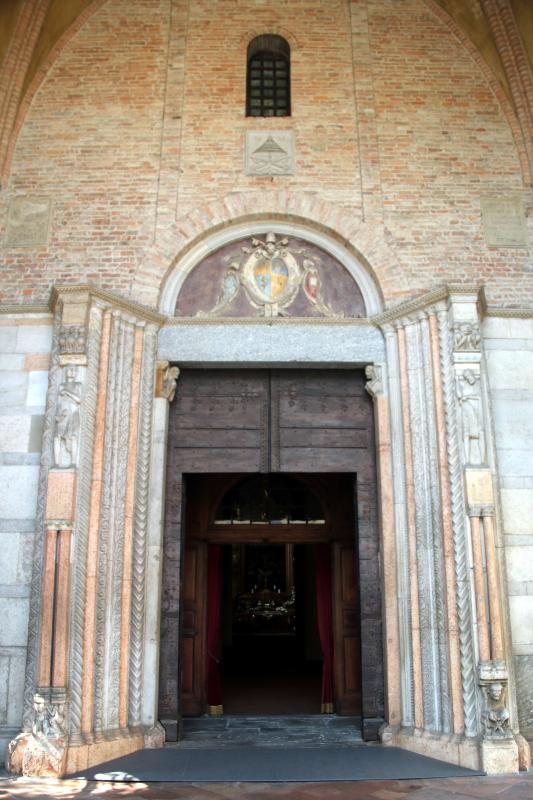 Basilica di Sant'Antonino (Piacenza), portale di marmo (1172) 10 - Mongolo1984