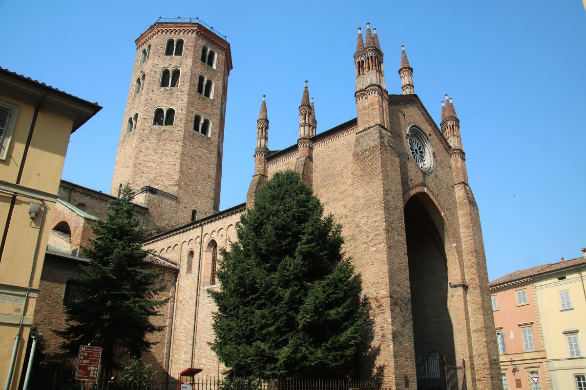 Basilica di Sant'Antonino (Piacenza), esterno 01 - Mongolo1984