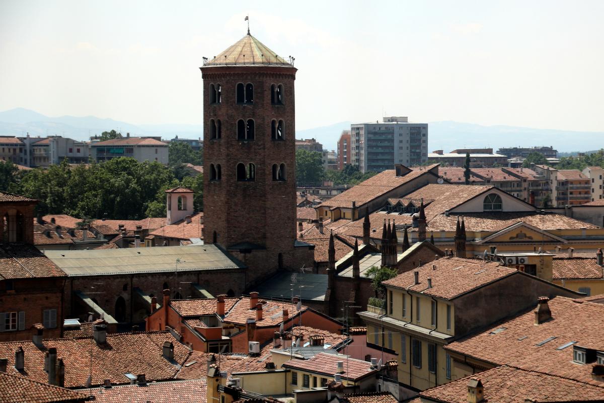 Basilica di Sant'Antonino (Piacenza), campanile 06 - Mongolo1984