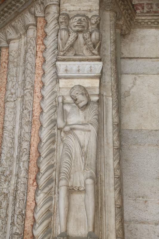 Basilica di Sant'Antonino (Piacenza), portale di marmo (1172) 05 - Mongolo1984