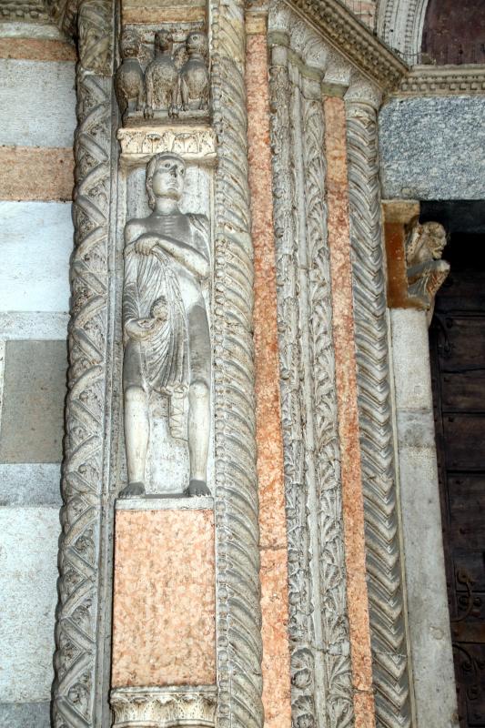 Basilica di Sant'Antonino (Piacenza), portale di marmo (1172) 03 - Mongolo1984