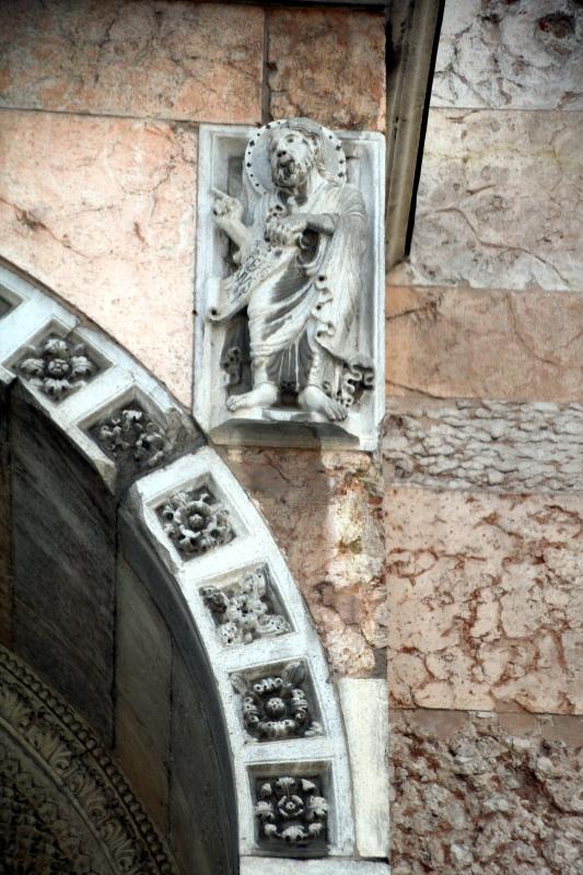 Duomo (Piacenza), portale sinistro 03 - Mongolo1984