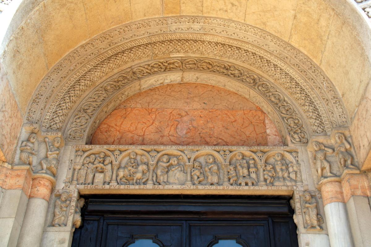 Duomo (Piacenza), portale destro, archivolto 04 - Mongolo1984