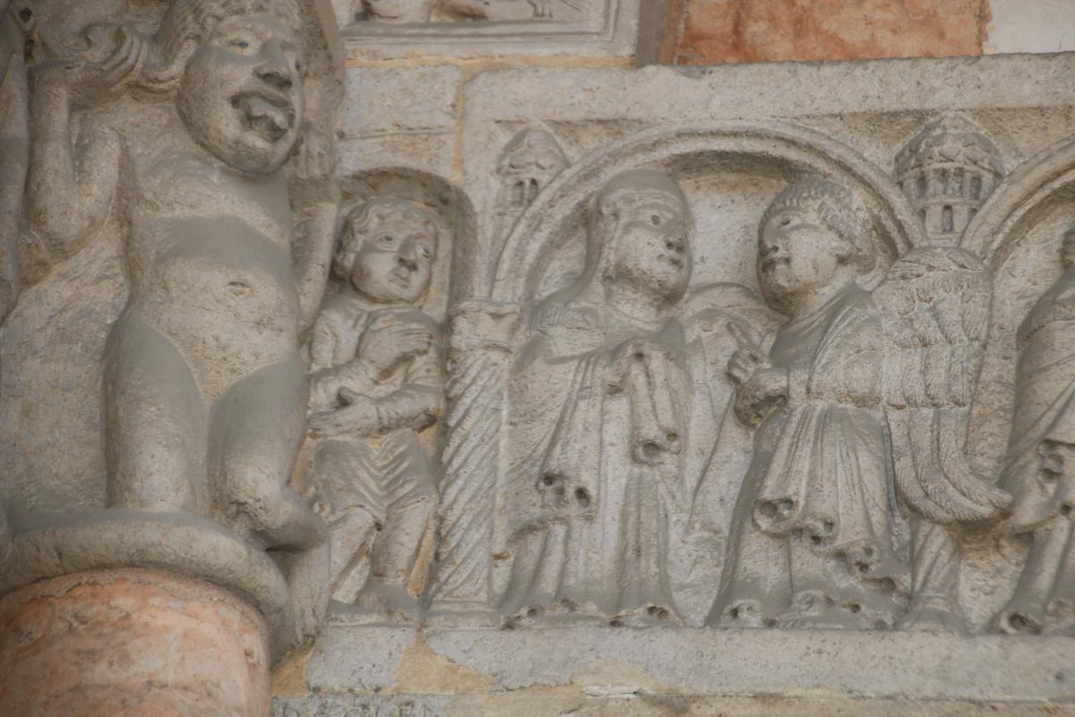 Duomo (Piacenza), architrave del portale sinistro con scene della vita di Cristo 06 - Mongolo1984