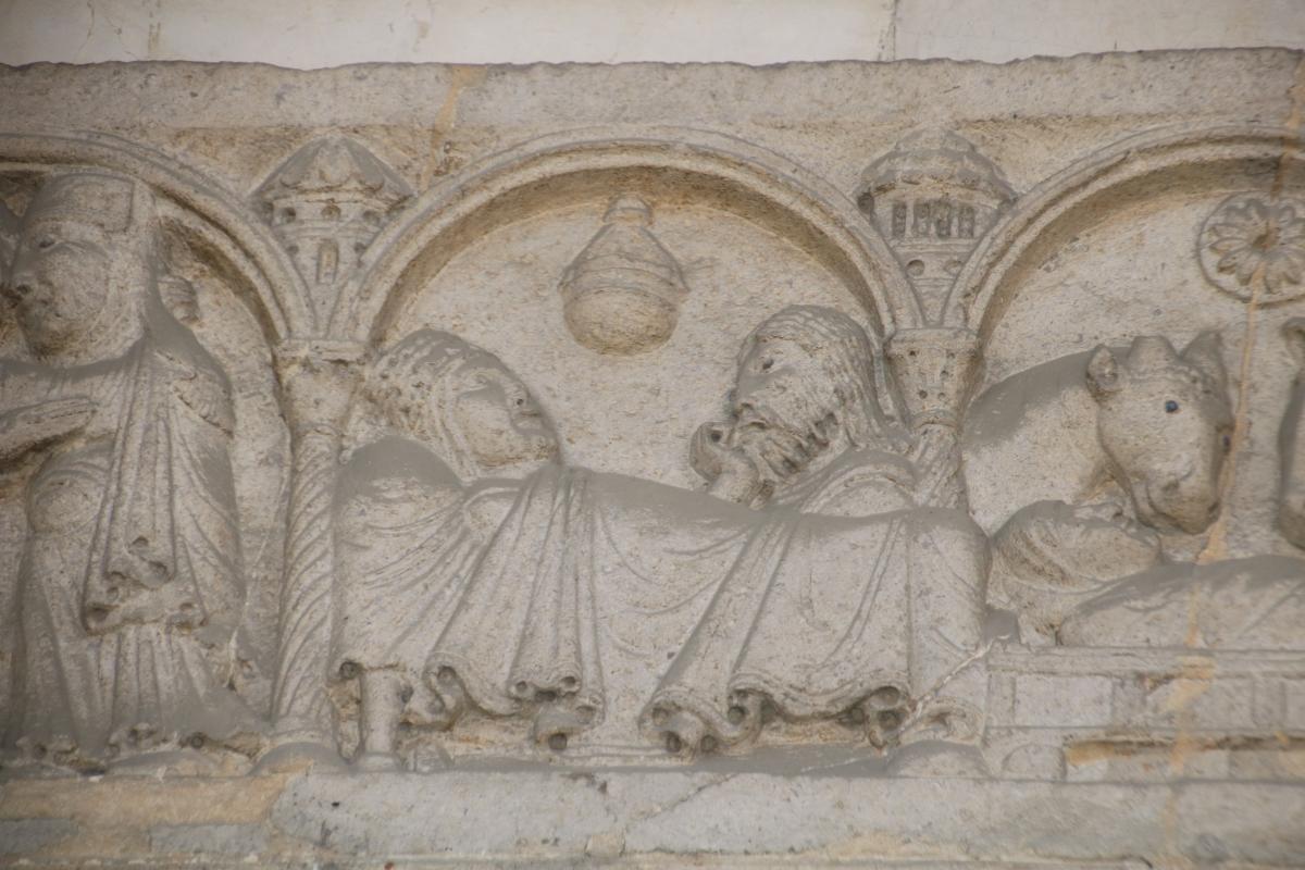 Duomo (Piacenza), architrave del portale sinistro con scene della vita di Cristo 04 - Mongolo1984