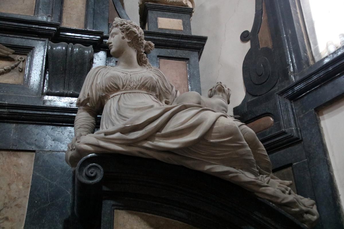 Monumento a Margherita d'Austria, moglie di Ottavio Farnse, iniziato su disegno di Simone Moschino (1593) 06 - Mongolo1984