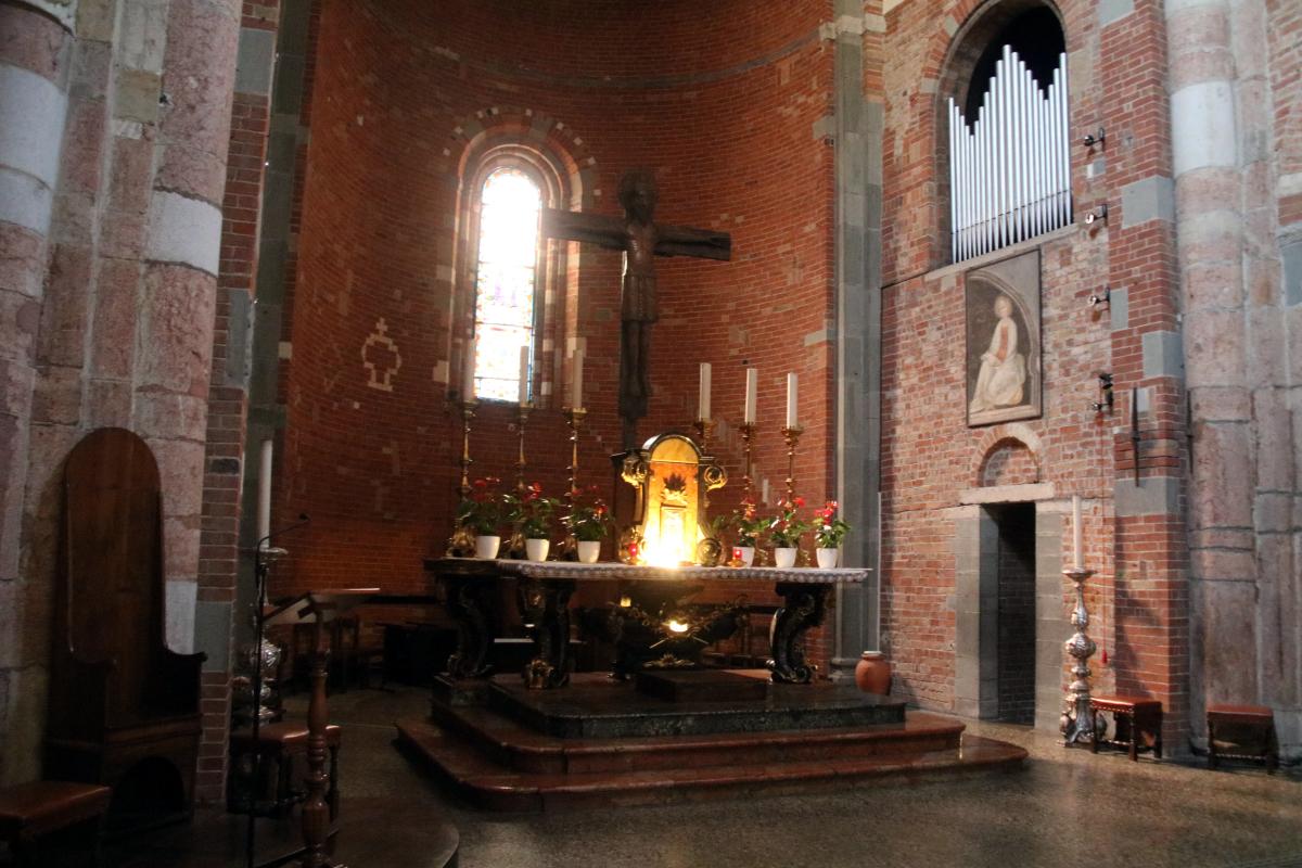 Basilica di San Savino (Piacenza), prebiterio 02 - Mongolo1984