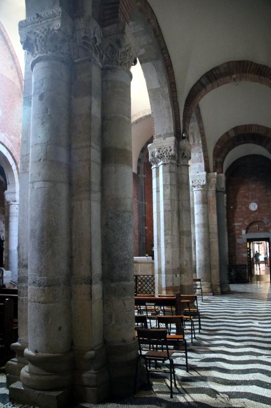 Basilica di San Savino (Piacenza), interno 02 - Mongolo1984