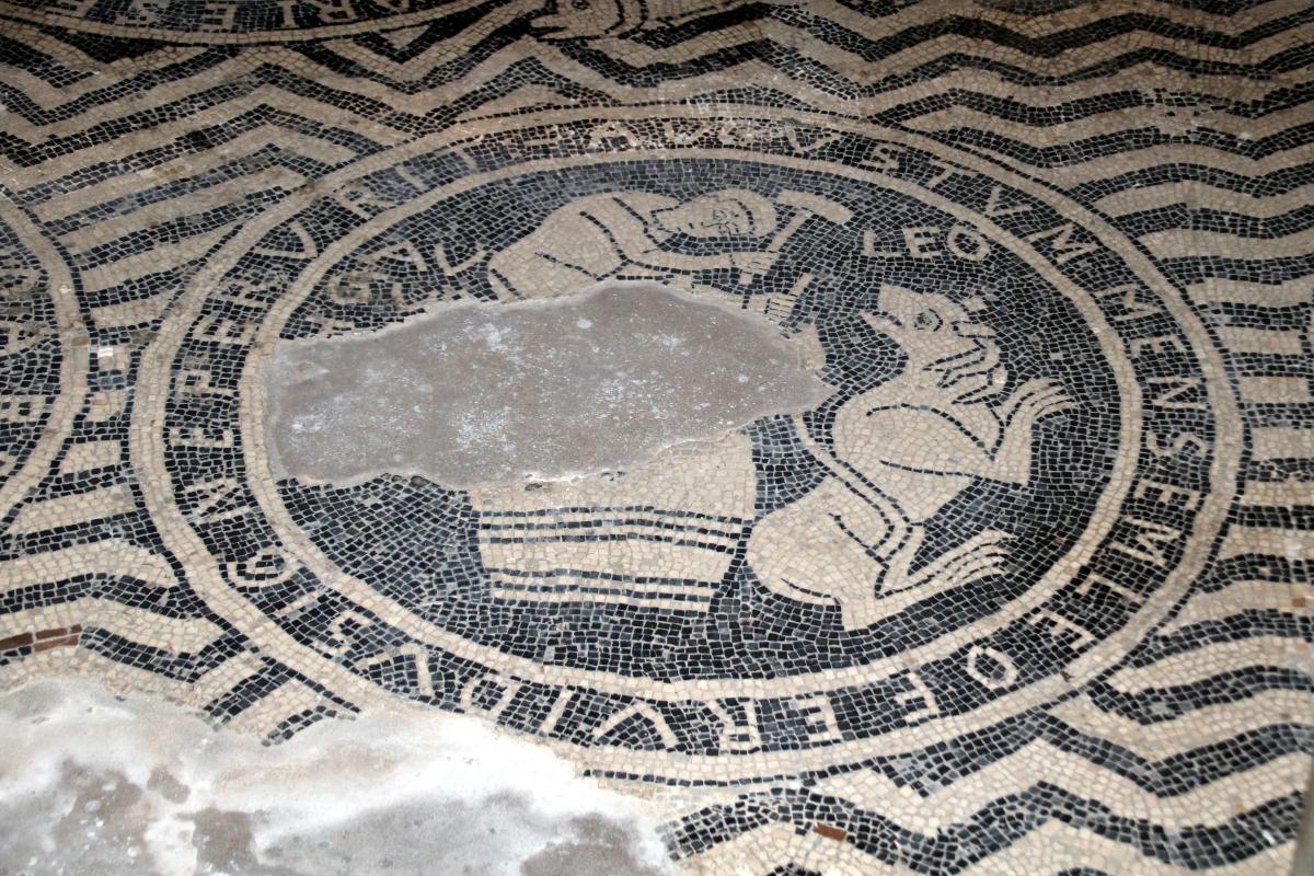 Basilica di San Savino (Piacenza), mosaico con segni zodiacali entro medaglioni, prima metà del secolo xii 10 - Mongolo1984