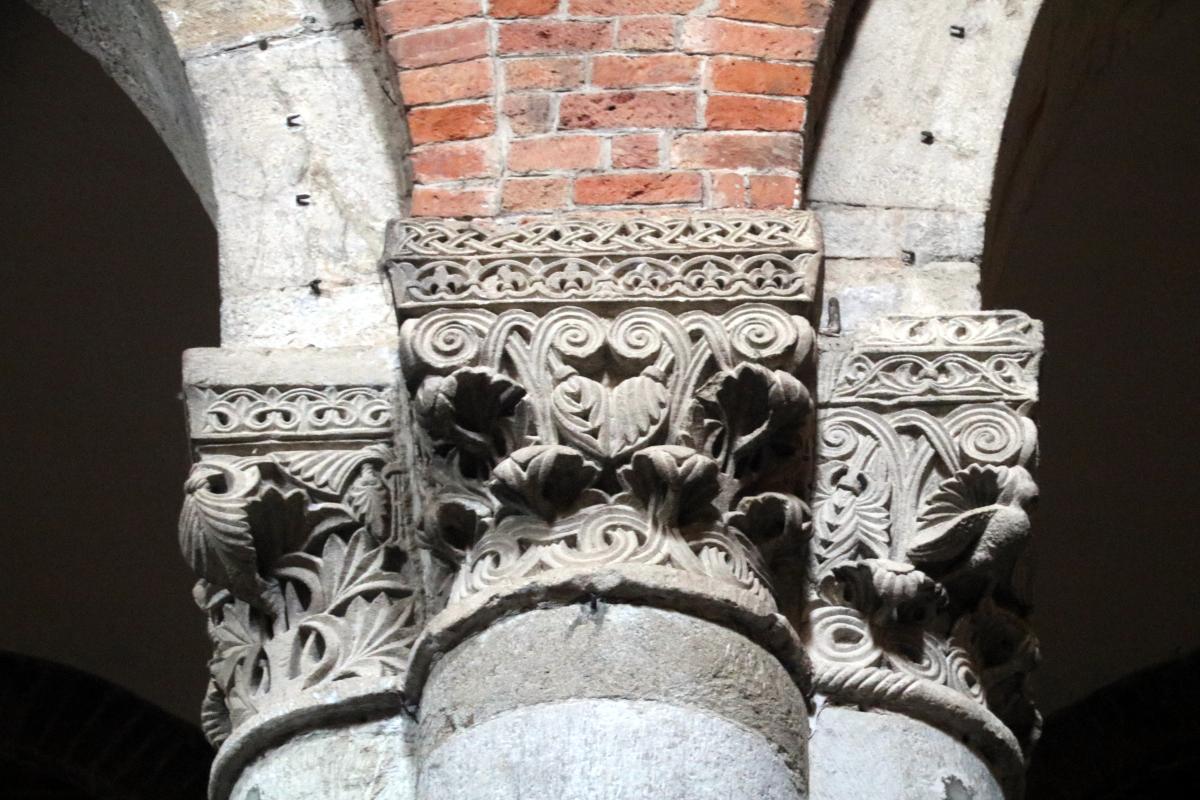Basilica di San Savino (Piacenza), capitello 11 - Mongolo1984