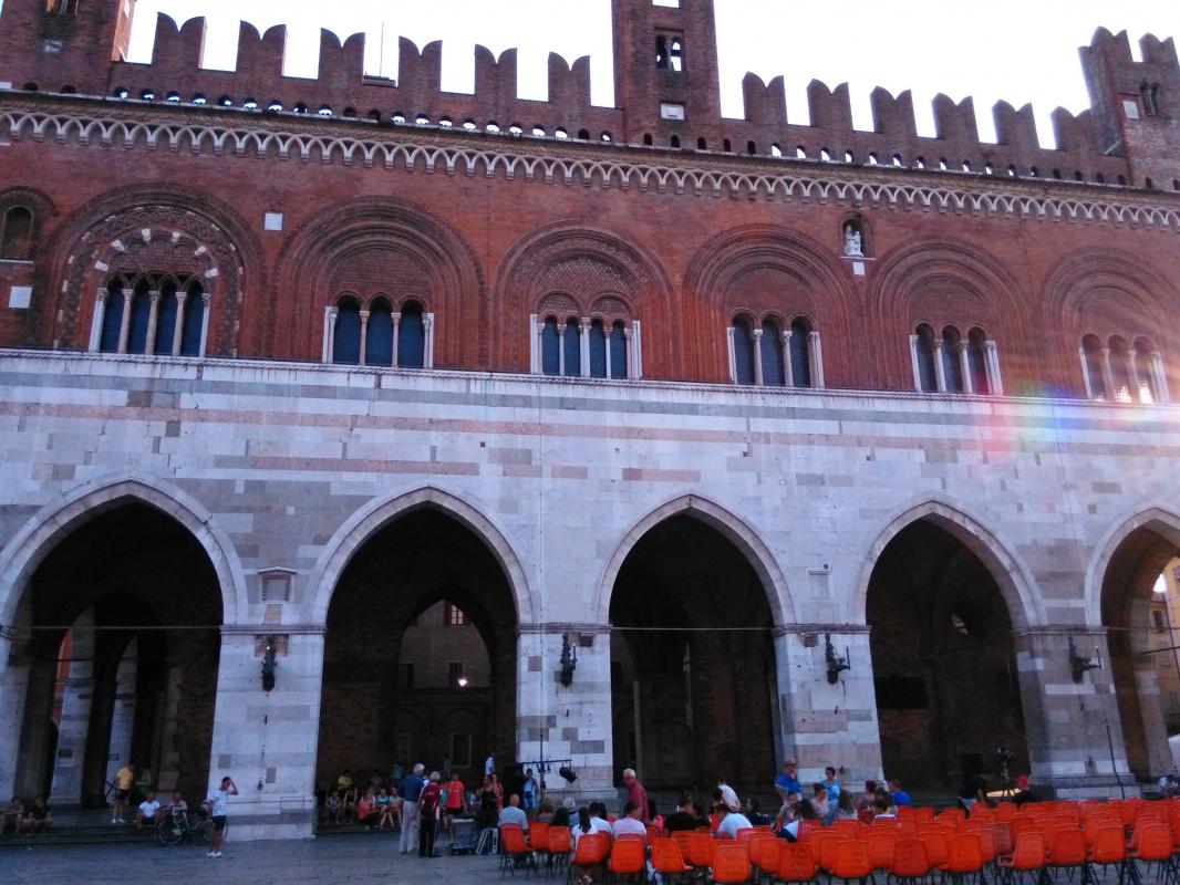 Facciata Palazzo dei Mercanti - Tonino orsatti