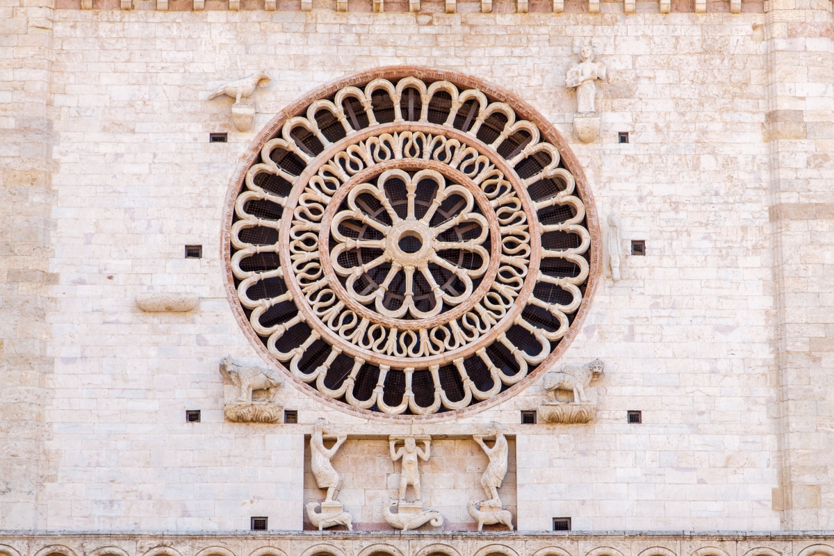 Rose window of Assisi Cathedral - Simone Antonazzo / ENIT SpA