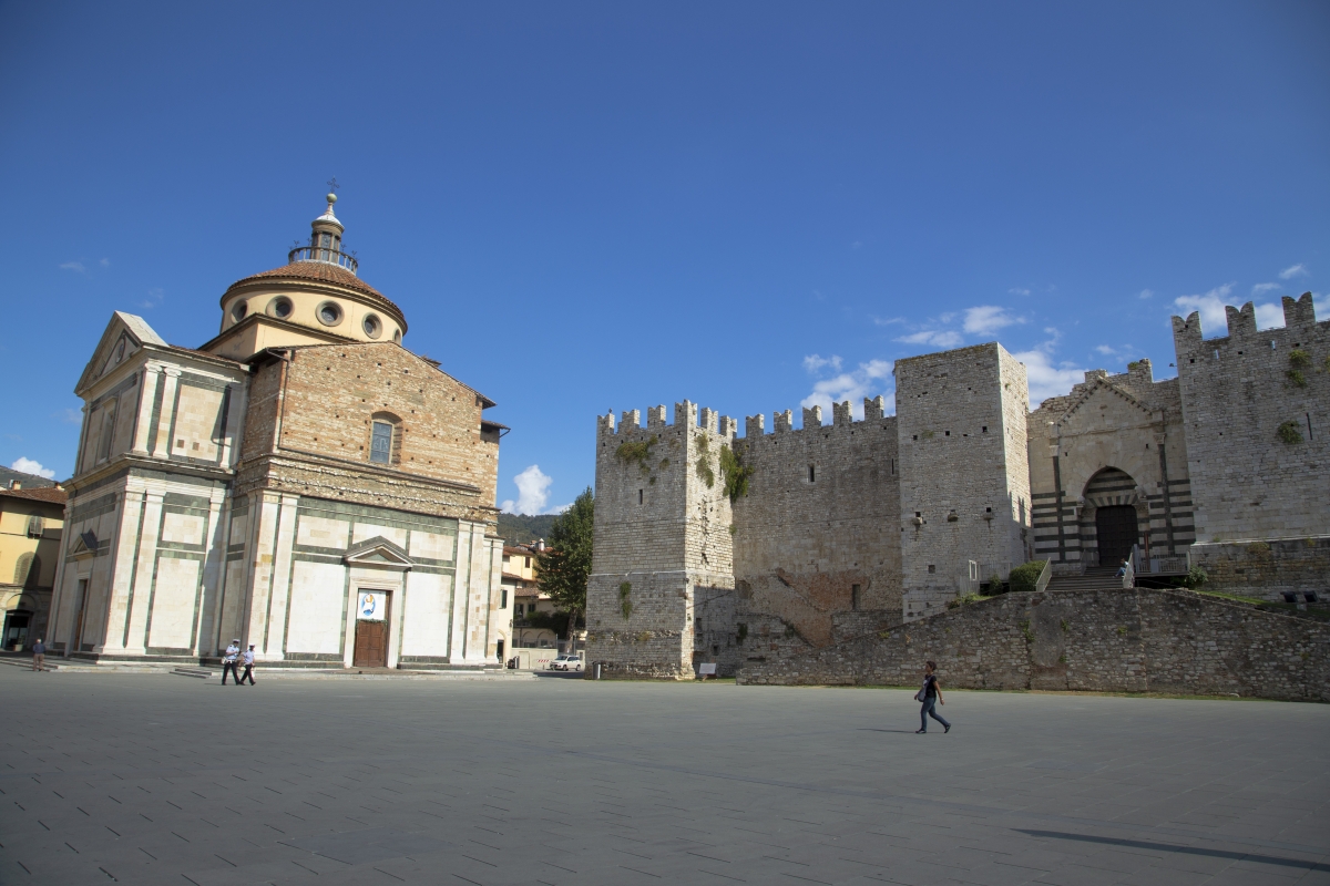 Basilica di Santa Maria delle Carceri and Castello dell'Imperatore built for Frederick II - Simone Antonazzo / ENIT SpA