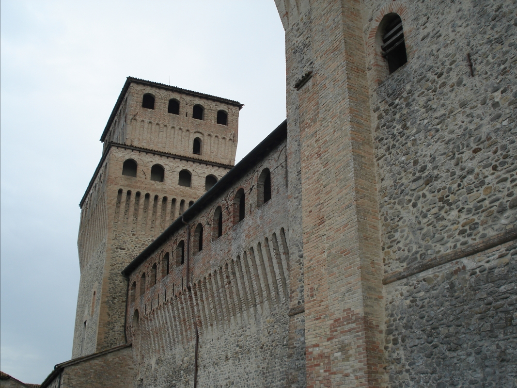 Castello di Torrechiara 02 - Postcrosser