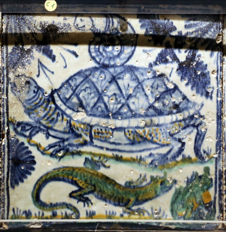 Bottega pesarese, pavimento maiolicato dal monastero di san paolo a parma, 1470-82 ca., tartaruga, lumaca e salamandra - Sailko