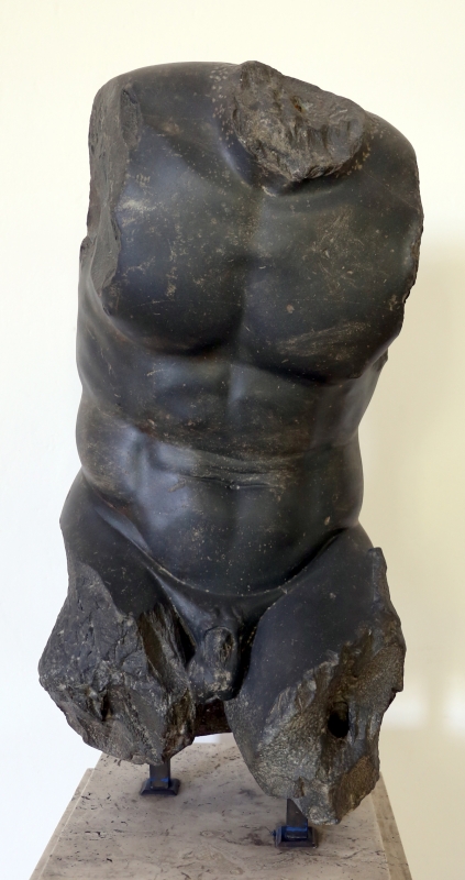 Tardo ellenismo, torso in basalto, collezione gonzaga - Sailko