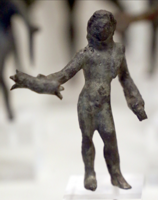 Bronzetto etrusco con veiove che tiene i fulmini nella mano destra - Sailko