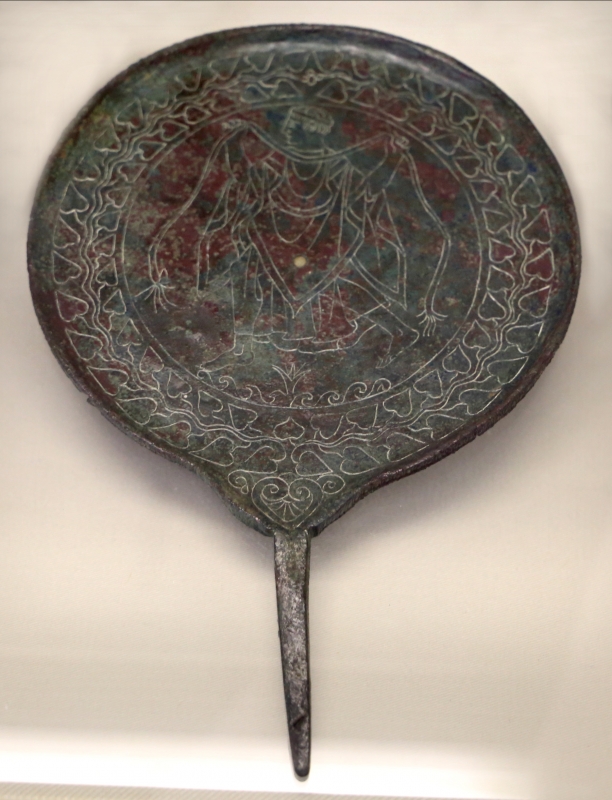Etruria, specchio con incisioni mitologiche e manico configurato, III-II secolo ac. 07 - Sailko