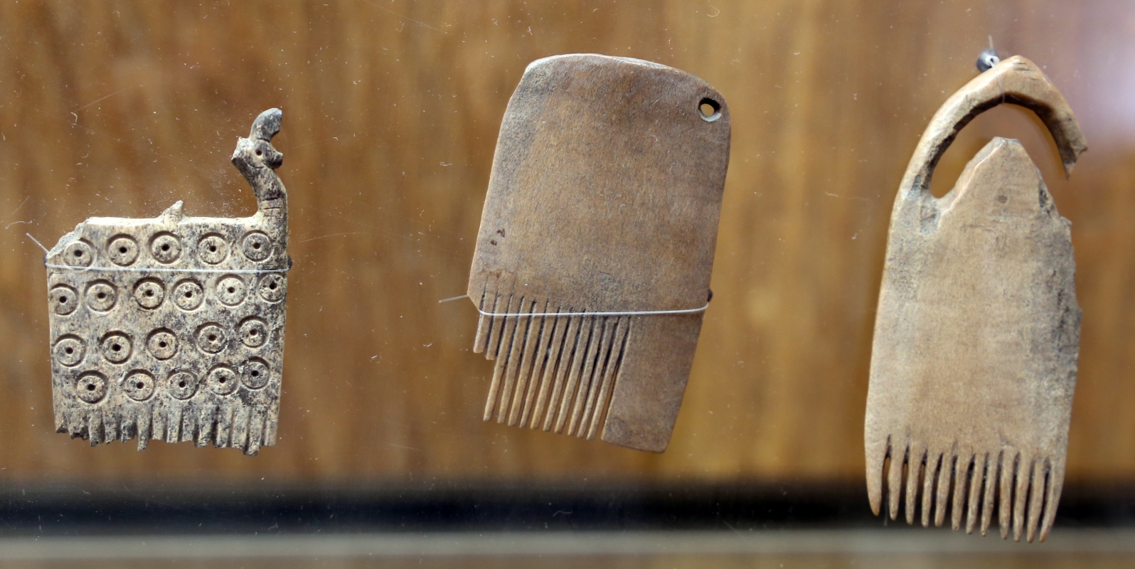 Bronzo medio e recente, pettini in corno di cervo, da castione dei marchesi, xvi-xii secolo ac. ca. 08 - Sailko
