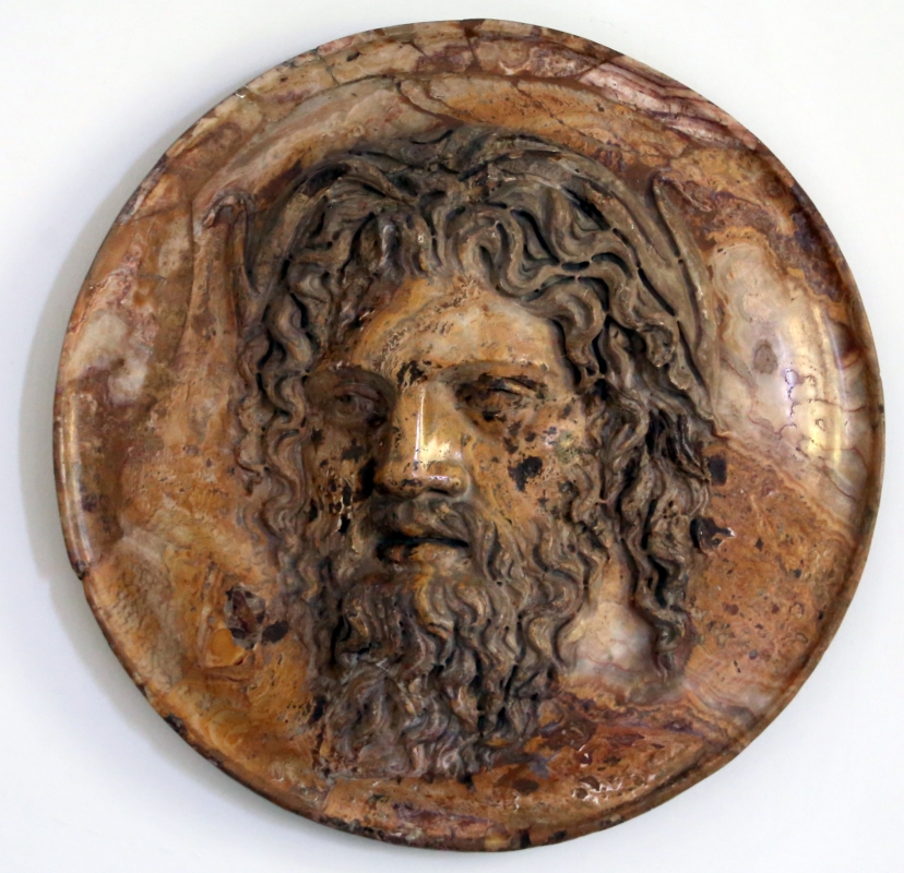 Tondo con testa maschile in alabastro fiorito, da roma, 190-210 dc ca - Sailko