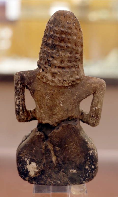 Cultura dei vasi a bocca quadrata, statuina di donna seduta, dalla tomba 3 a vicofertile, 4500-4000 ac ca. 02 - Sailko
