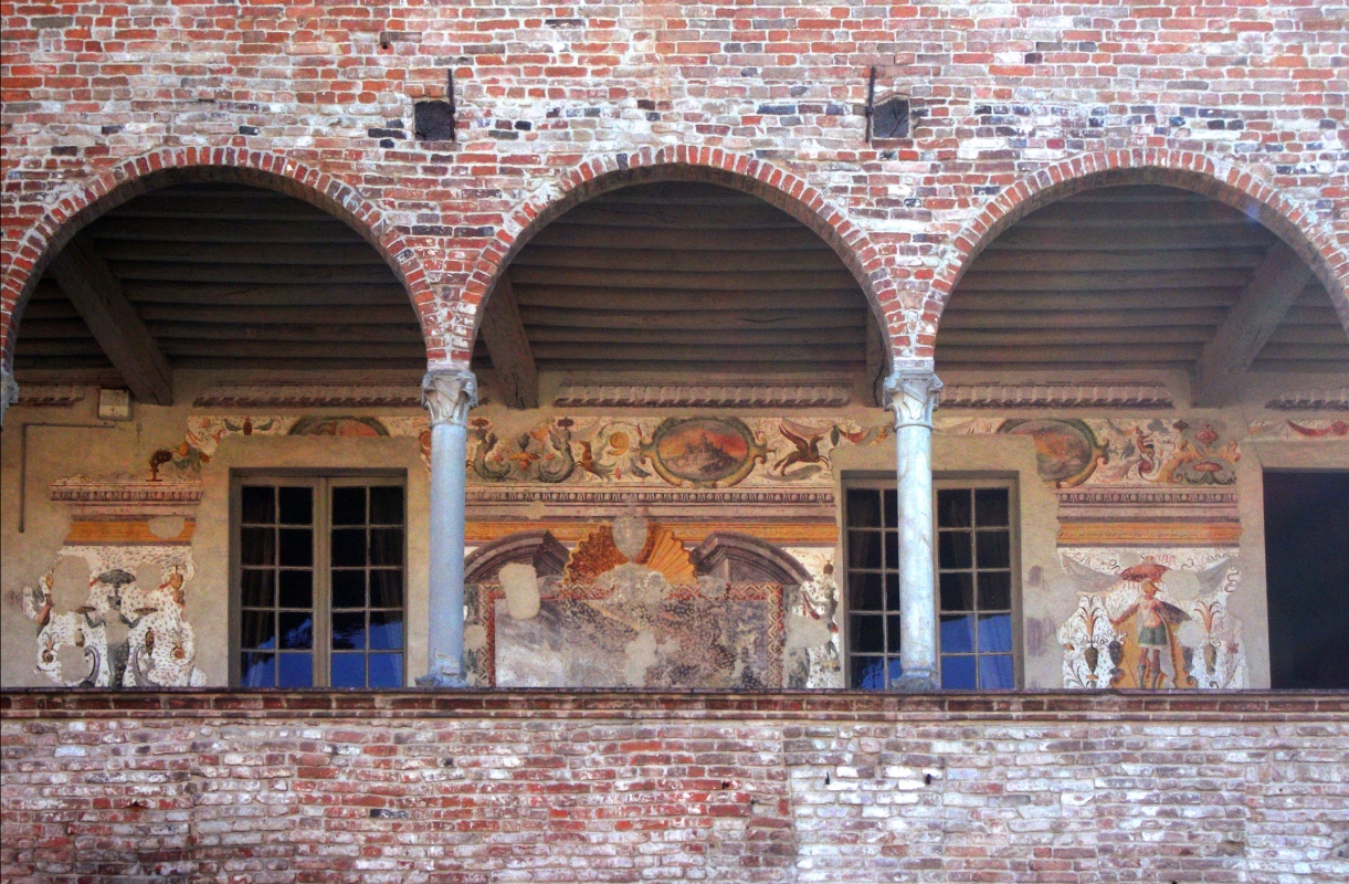 Rocca Sanvitale - colonnato e affreschi - Micronautilus