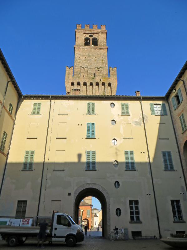 Rocca Pallavicino (Busseto) - lato ovest del cortile interno 2019-06-19 - Parma1983