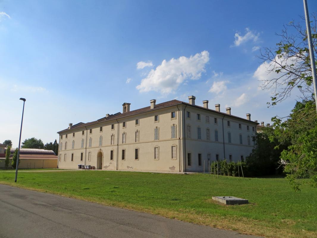 Villa Pallavicino (Busseto) - facciata e lato est del Palazzo delle Scuderie 2019-06-19 - Parma1983
