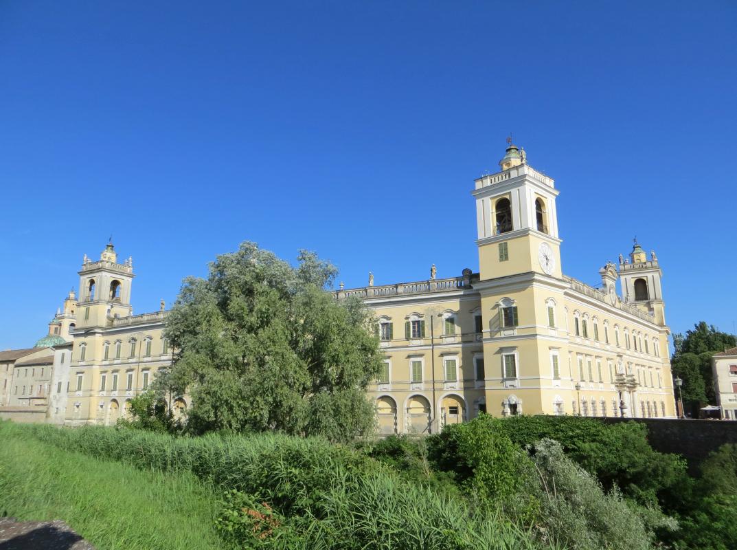 Palazzo Ducale (Colorno) - facciata e lato nord-ovest 2 2019-06-20 - Parma1983